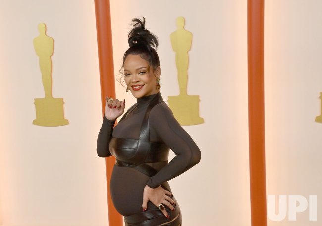 Rihanna Gives Dazzling Performance At Oscars
