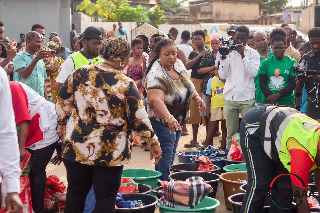 Alogboshie Residents Call For Fair Distribution of Flood Relief Items