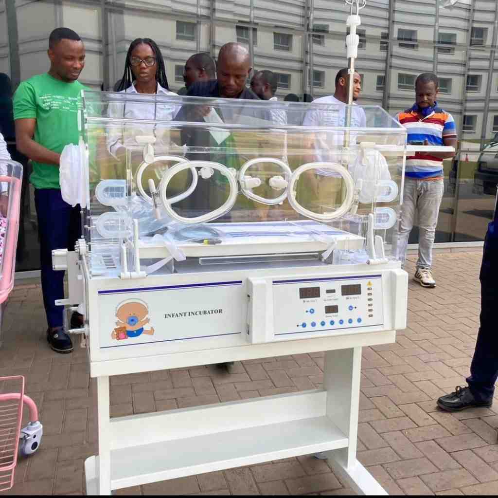  CEO of Flokefama Donates Essential Medical Equipment to the University of Ghana Medical Centre (UGMC) 