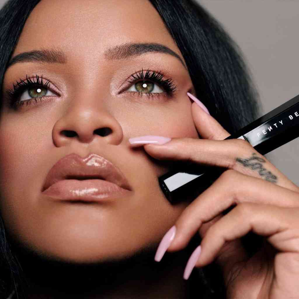 Rihanna Introduces Beauty Industry To Hella Thicc