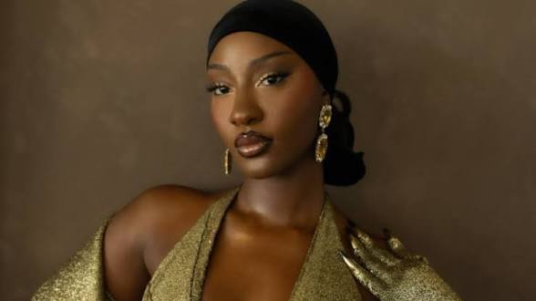 Tems Rejects Afrobeats Label, Says “I Classify My Music as R&B”