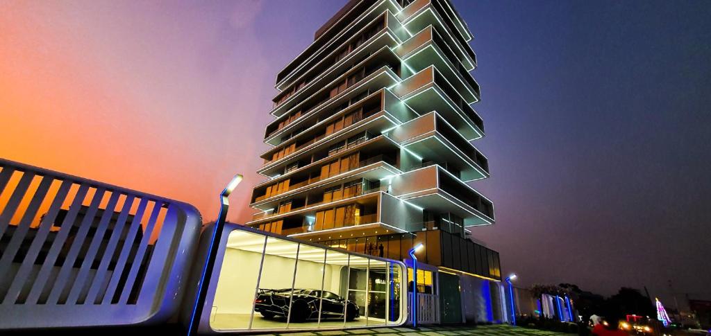 Cheddar's No. 1 Oxford Street Hotel Appeals Court Order, Insists Facility Remains Under Its Control