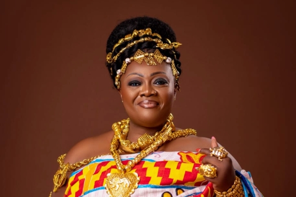 Sharon Dede Padi Attempts Painting Her Way to a Guinness World Record