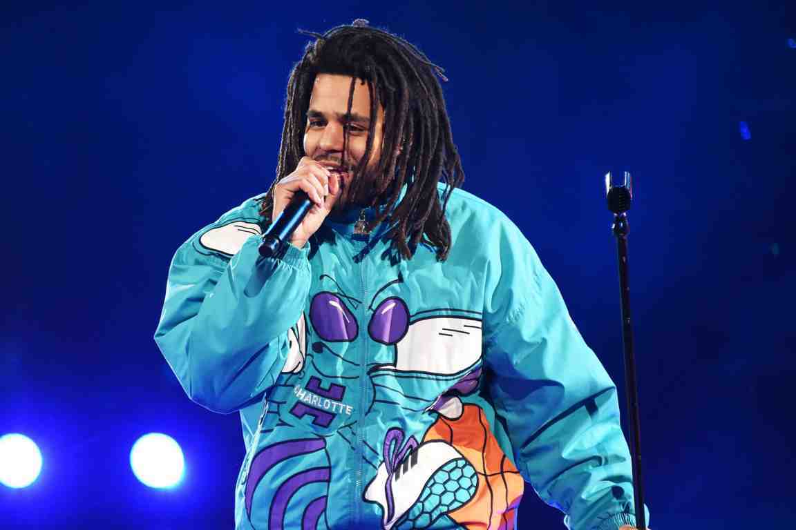 J. Cole's Pay Impromptu Visit To Aspiring Rapper's Listening Session in NYC Projects